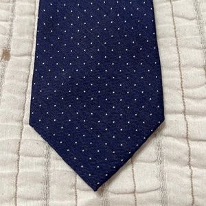 Men’s tie. Navy with white dots. Tommy Hilfiger.